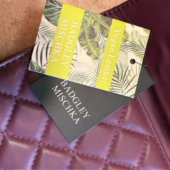 Badgley Mischka Purple Crossbody Bag with Gold Hardware and Quilted Design - Picture 7 of 15